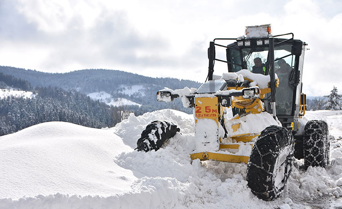 Sinop’ta karla mücadele 300 köy yolu kapalı