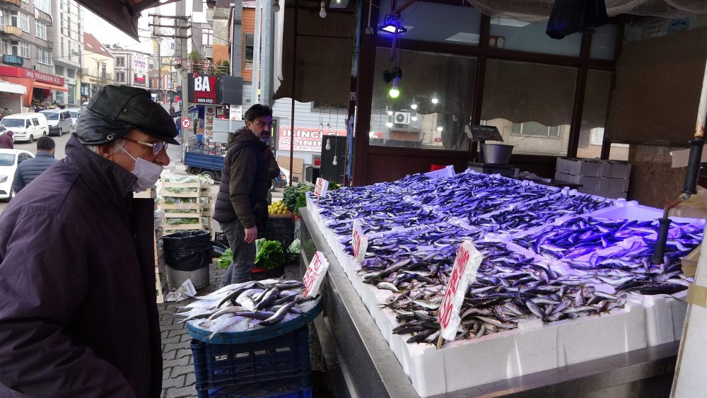 Karadeniz’de hamsi bereketi sürüyor! İşte Trabzon'da fiyatı