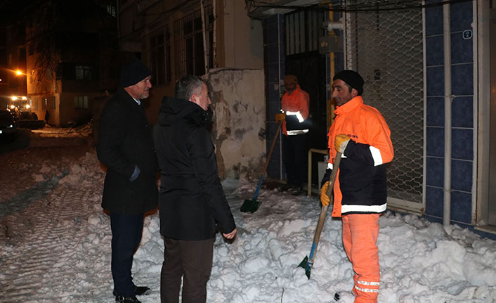 Samsun'da karla mücadele devam ediyor