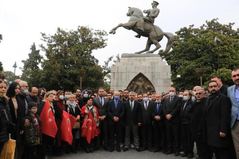 Samsun'da Atatürk Anıtı önünde nöbet başladı