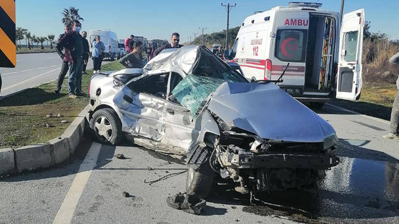 Antalya'da hastane dönüşü kaza; çift öldü, torunları yaralı