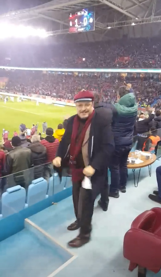 Başkan Genç, Trabzonspor’un golüne böyle sevindi