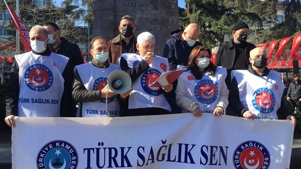 Trabzon'da Sağlıkçılardan basın açıklaması! "Haklarımızın gasp edilmesine seyirci kalmayacağız"