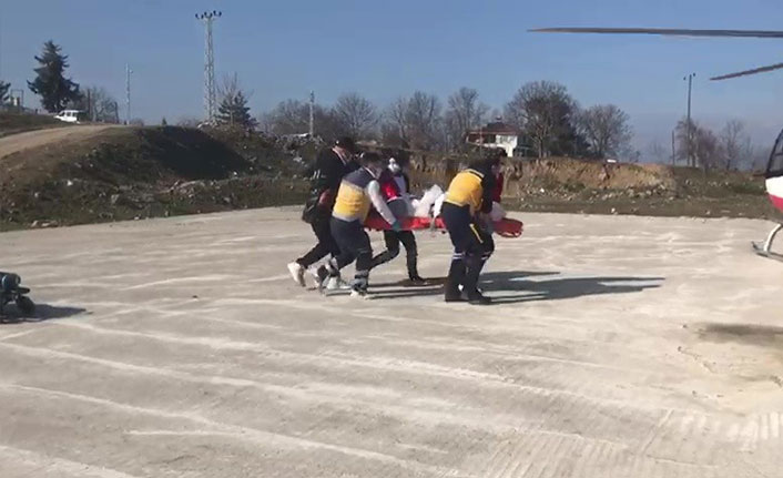 Kalp krizi geçiren hasta için ambulans helikopter zamanla yarıştı