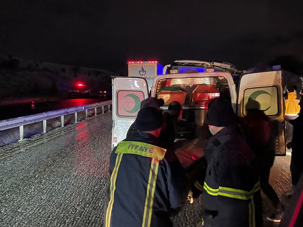 İstanbul'dan Trabzon'a giden otobüs kaza yaptı! 2 ölü 27 yaralı