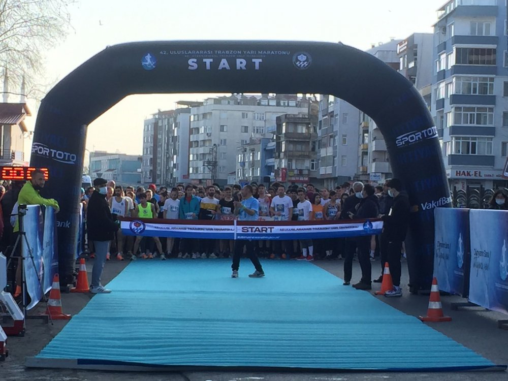 Trabzon 42. Uluslararası Yarı Maratonu başladı