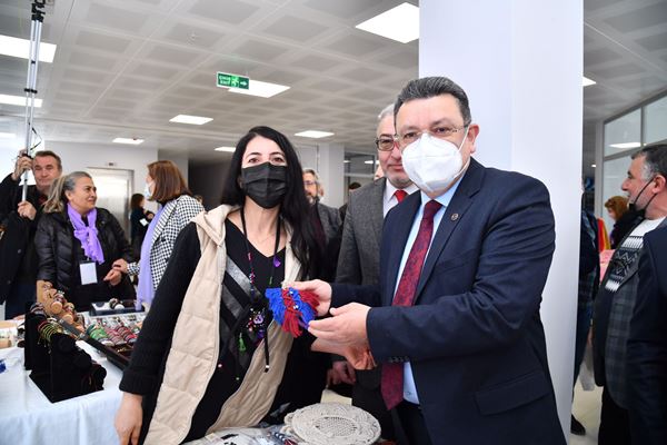 Trabzon’da ‘kadın emeği çarşısı’ açıldı 