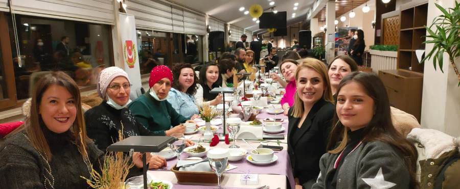 Trabzon'da kadın gazeteciler Kadınlar gününde bir araya geldi