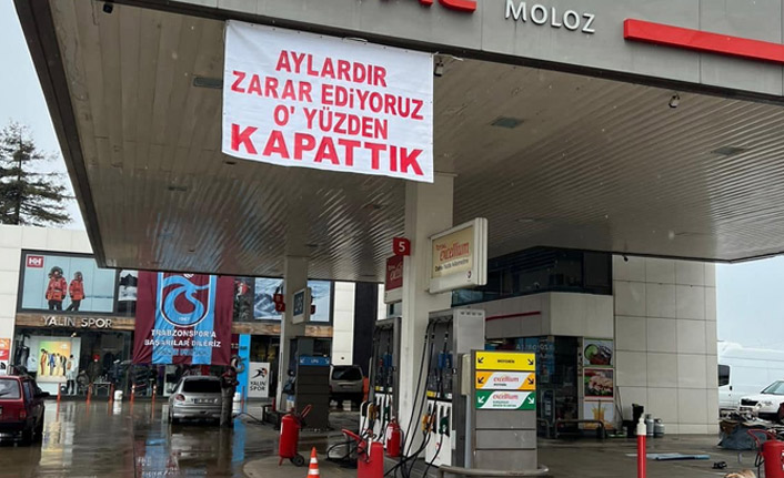 Trabzon'da akaryakıt istasyonu pankart açıp kapattı