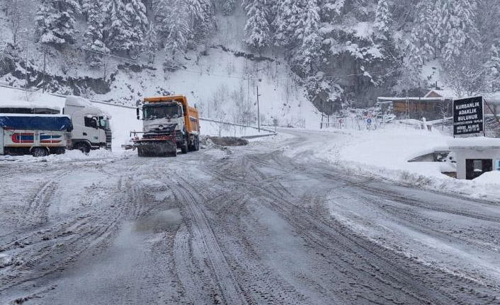 Trabzon Bayburt yolu kapandı