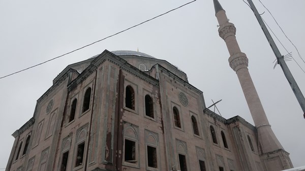 Trabzon'da 17 yıldır bitmeyen cami! Muhtar isyan etti