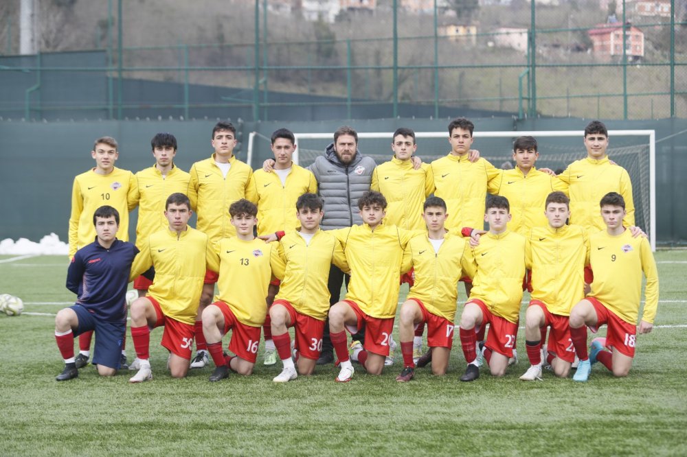 1461 Trabzon U16 takımı son 8 takım arasına kaldı
