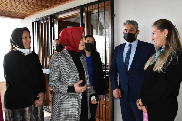 Bahar Ayvazoğlu'ndan Trabzon'da çeşitli ziyaretler