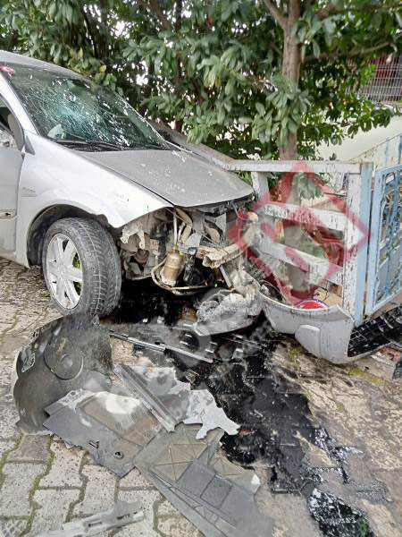 Trabzon'da kaza! Korkuluklara çarparak durabildi