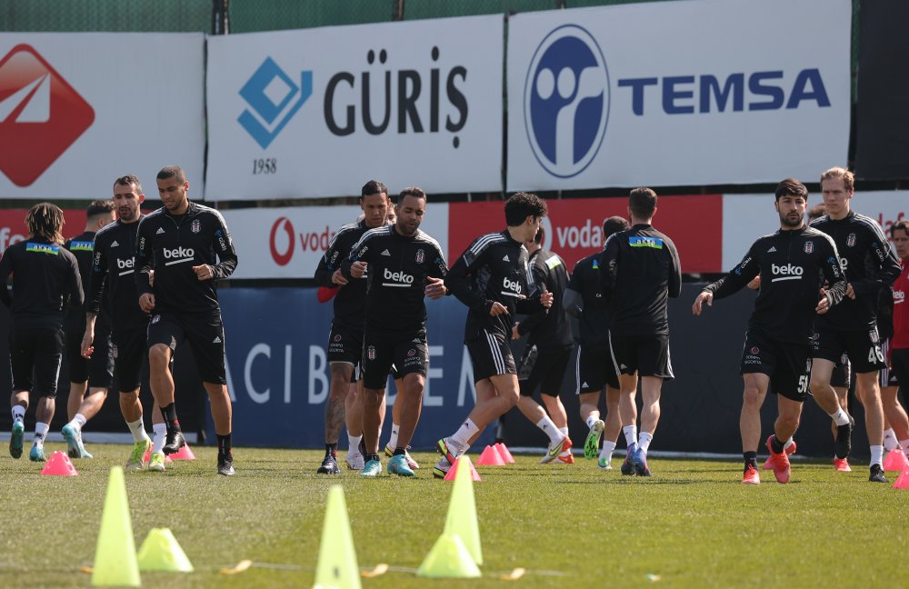 Beşiktaş'ta Trabzonspor maçı öncesi Pjanic gelişmesi