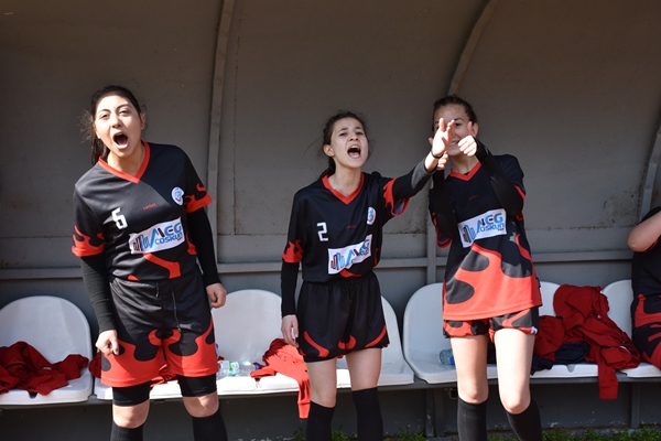 Ragbiye gönül veren kız öğrencilerin hedefi milli takım forması