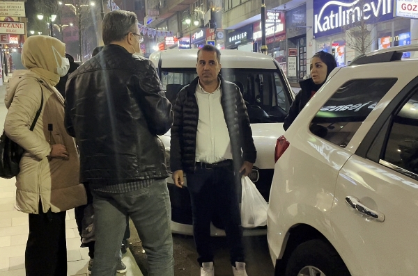 Trabzon'da araçta bırakılan engelli çocuk 4 saat sonra çıkarıldı