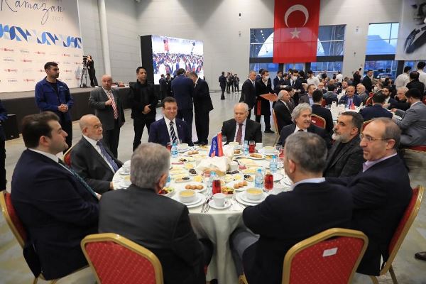 Karamollaoğlu ve İmamoğlu, Saadet Partisi iftarında buluştu