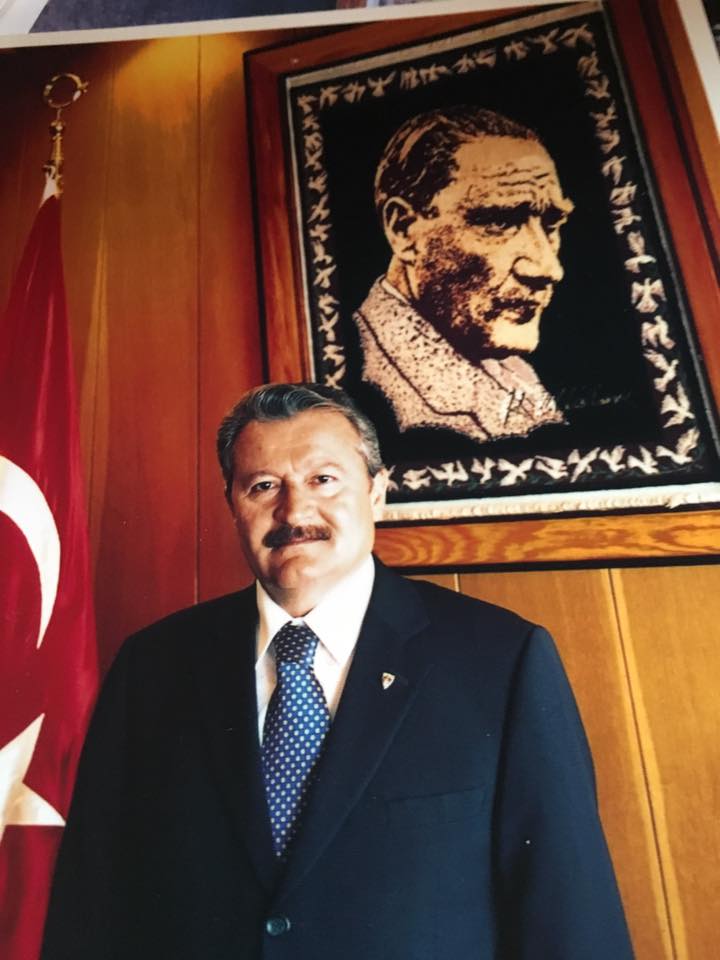 Eski Trabzon Valisi yeniden siyasete giriyor