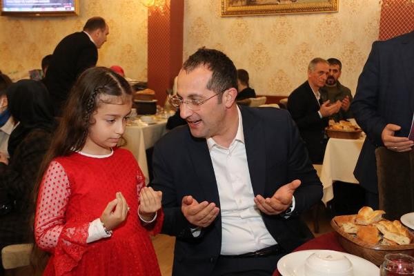Başkan Osman Nuri Ekim yetim çocuklarla buluştu