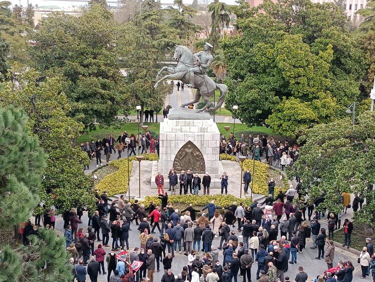 Onur Anıtı'na saldıran kuzenler için karar verildi