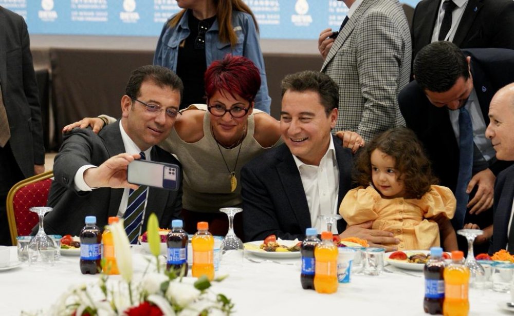 Ali Babacan ve Ekrem İmamoğlu DEVA Partisi iftarında buluştu