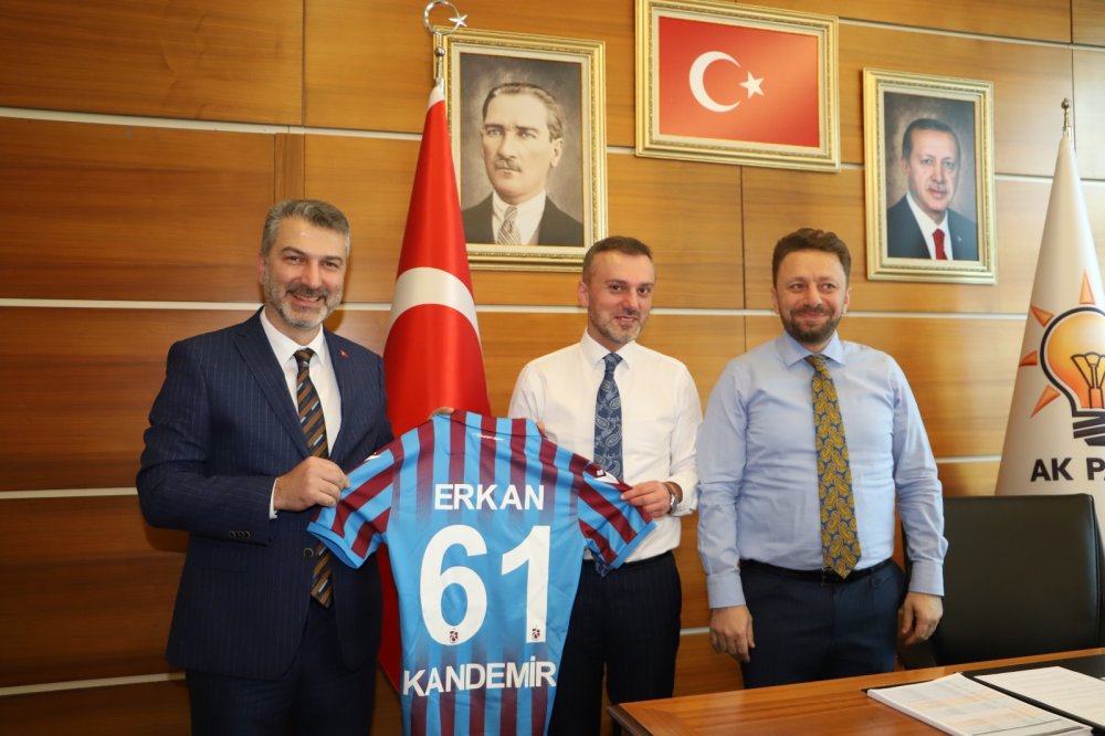 Cumhurbaşkanı Erdoğan’a Trabzonspor forması