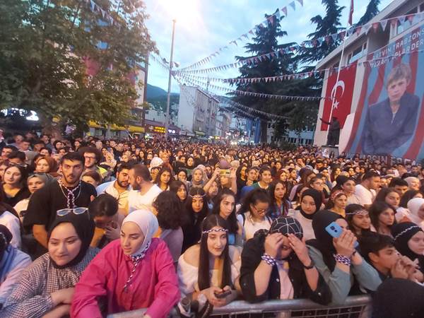 Artvin’de muhteşem şampiyonluk kutlaması