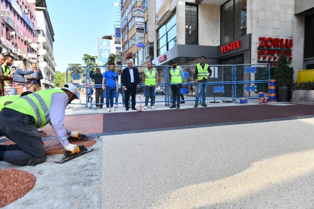 Trabzon'da Maraş Caddesi'ne serilen malzeme gündem oldu! İstanbul'da mahkemelik