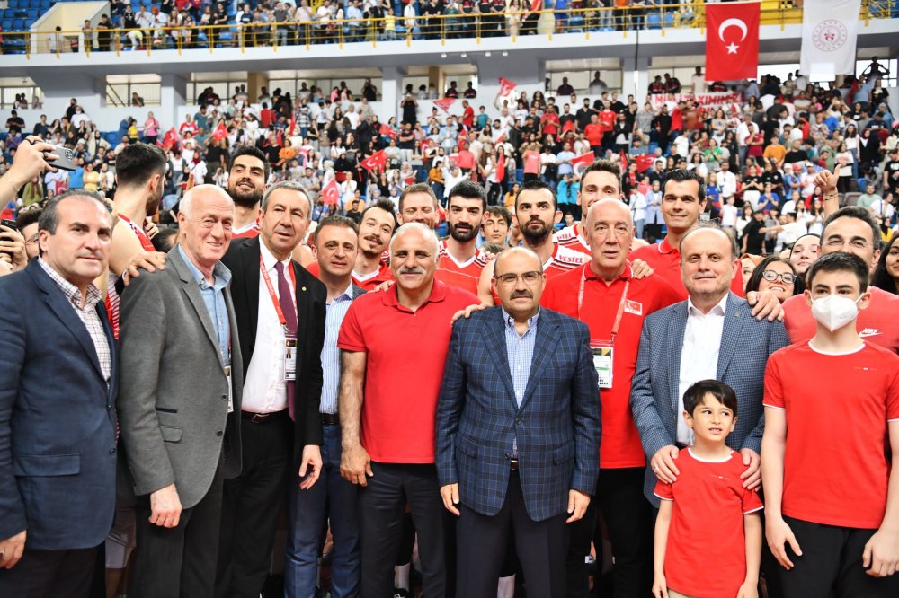 Trabzon’da Büyükşehir yine yaptı yapacağını 