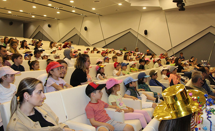 Avrasya’nın etkinliğine yüzlerce çocuk katıldı