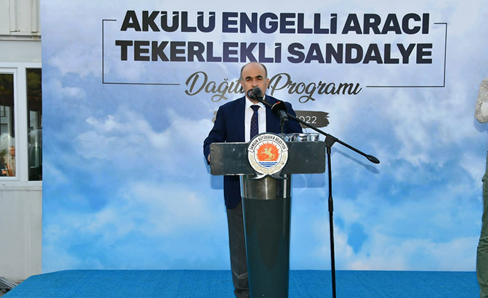 126 engelliye tekerlekli sandalye hediye edildi