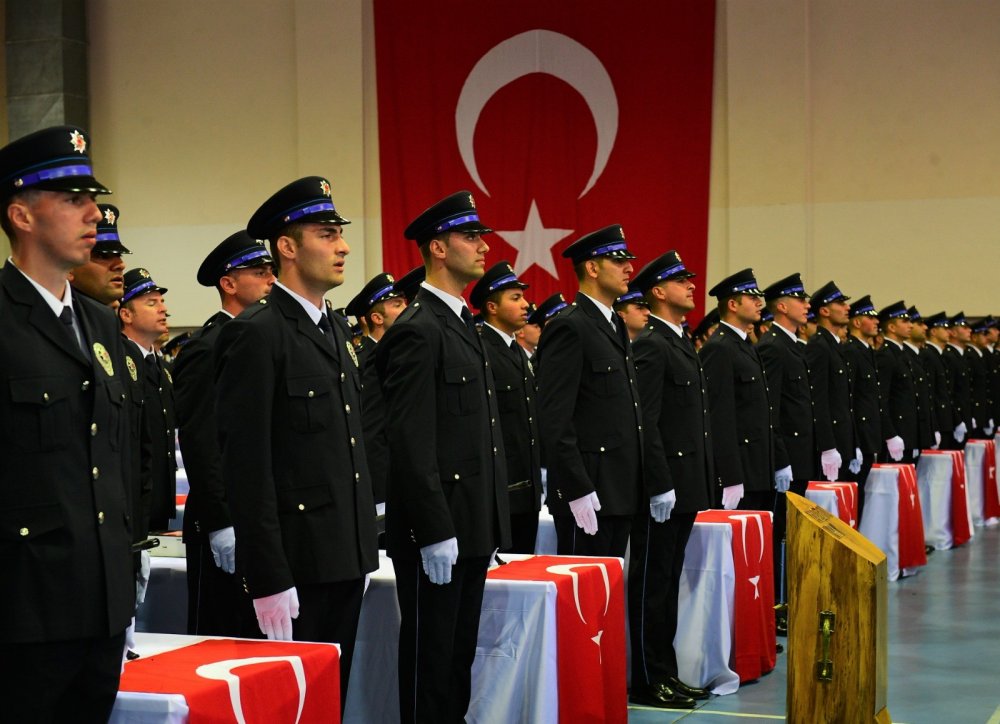Trabzon'da Polis Akademisinde mezuniyet heyecanı