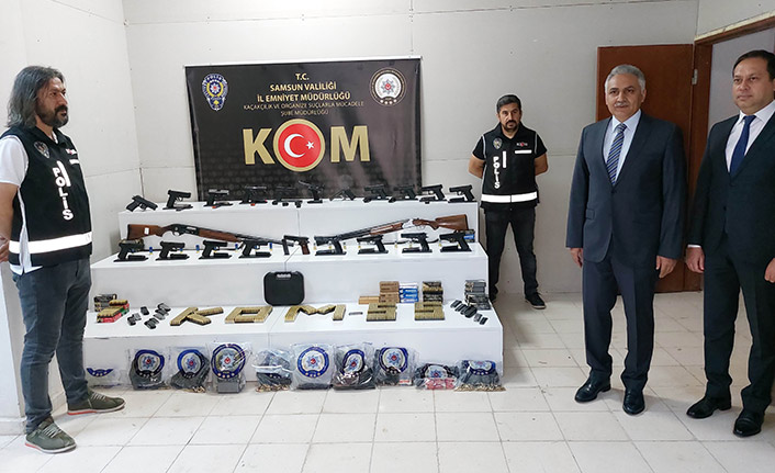 Samsun'da ruhsatsız silah kaçakçılığına yönelik operasyonda 3 kişiye gözaltı
