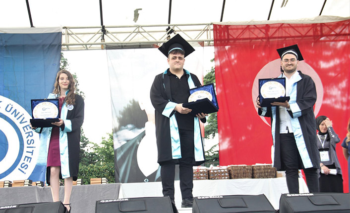 İlk mezunlardan TTB Başkanı Ergan, 40 yıl sonra diplomasını aldı