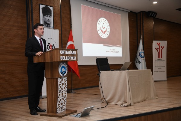 Trabzon'da Ortahisar Belediye personeline eğitim