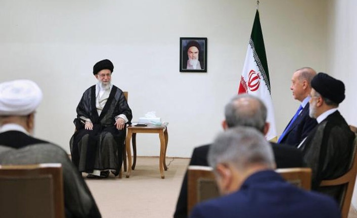 İran'ın dini lideri Hamaney'den Cumhurbaşkanı Erdoğan'a dikkat çeken Suriye açıklaması