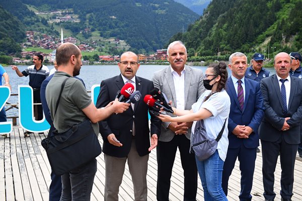 Vali Ustaoğlu: “Trabzon’a gelen turistler bizim baş tacımızdır”