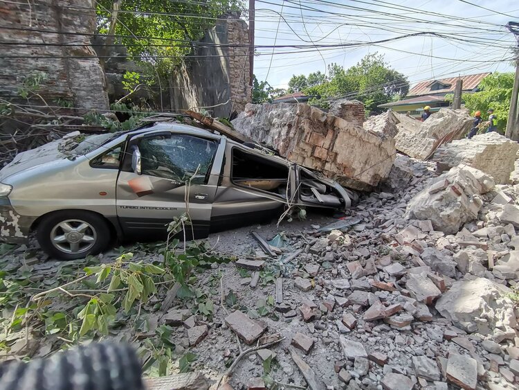 Filipinler 7 büyüklüğünde depremle sarsıldı