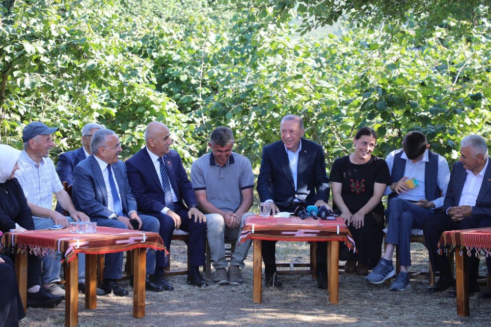 Cumhurbaşkanı Erdoğan fındık bahçesinde