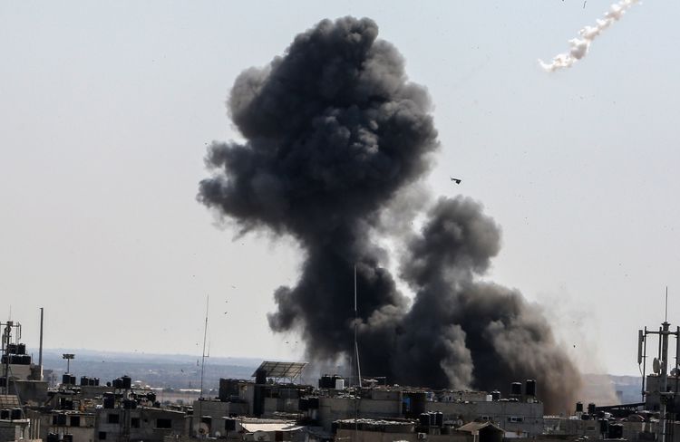 İsrail Gazze'ye hava saldırılarına devam etti