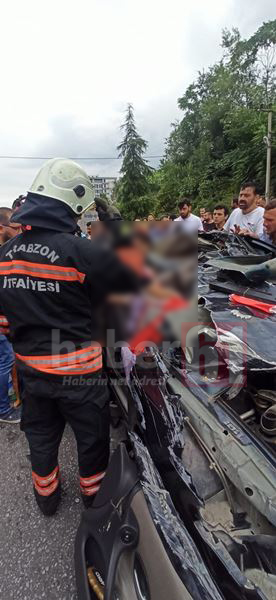 Trabzon’da Feci kaza! Otomobil tıra arkadan çarptı