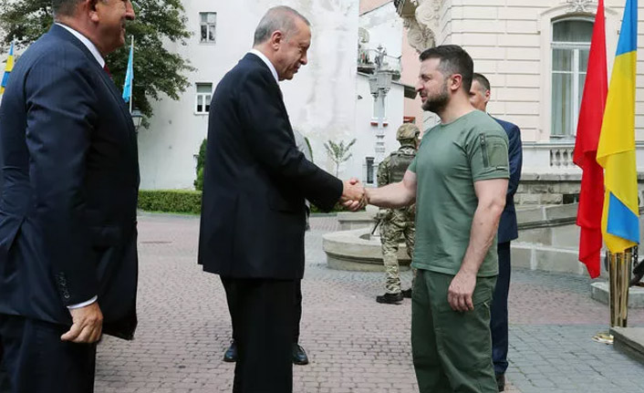 Ukrayna'da üçlü zirve başladı! Cumhurbaşkanı Erdoğan ve Zelenskiy bir araya geldi