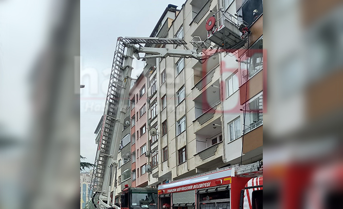 Trabzon’da korkutan yangın! Apartmandan dumanlar yükseldi
