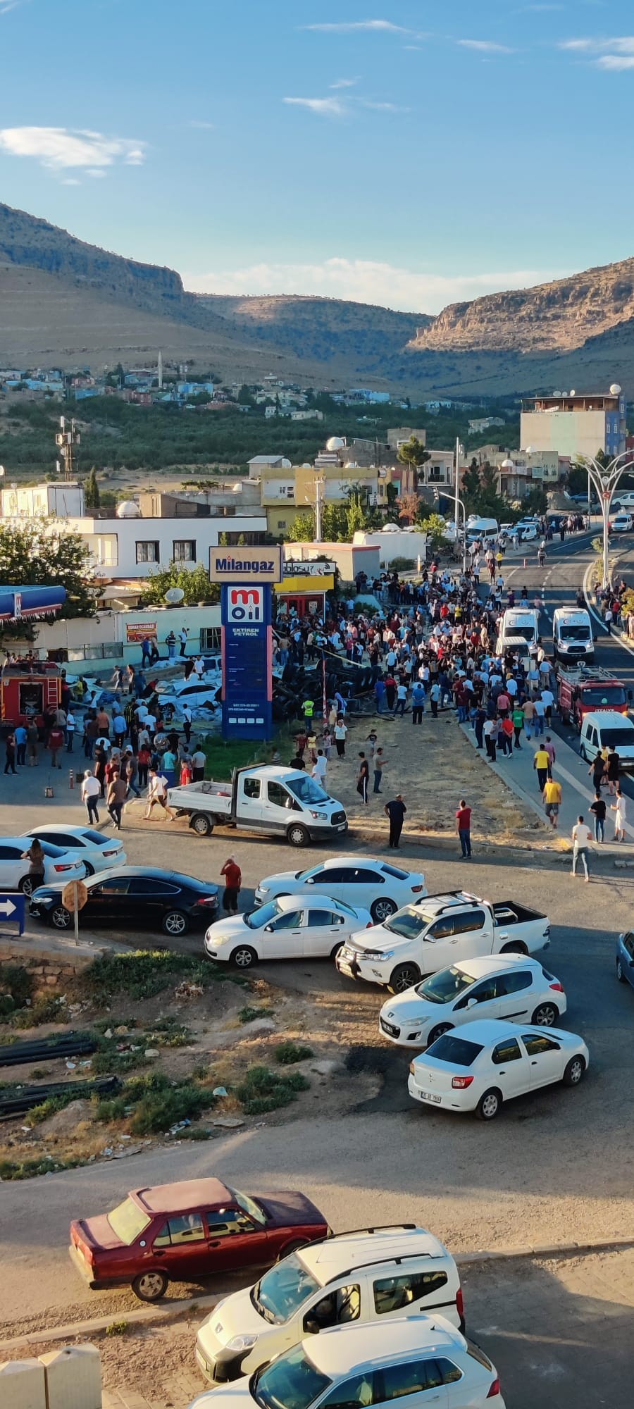 Mardin'de tır kalabalığa daldı! 8 kişi hayatını kaybetti