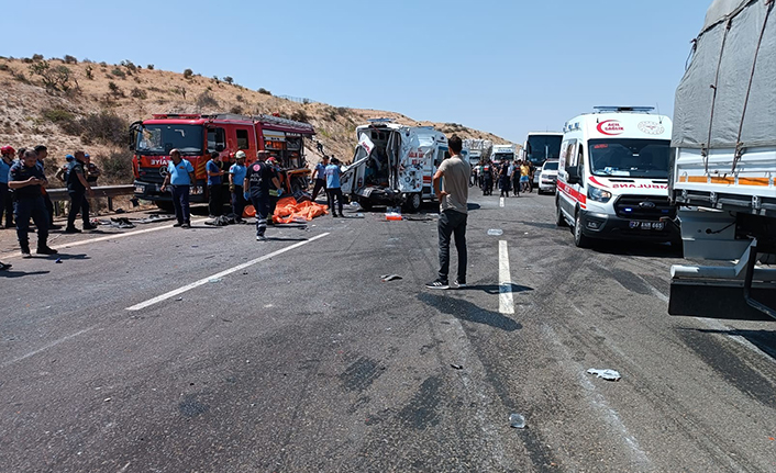 Gaziantep'te feci kaza! 15 kişi hayatını kaybetti