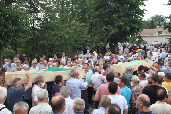 Giresun'da karı koca toprağa verildi! Trafik kazasında hayatlarını kaybettiler