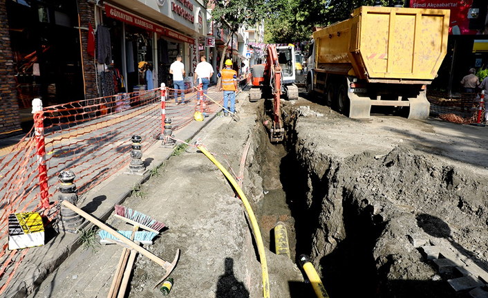 Akçaabat’ta doğalgaz çalışmaları devam ediyor