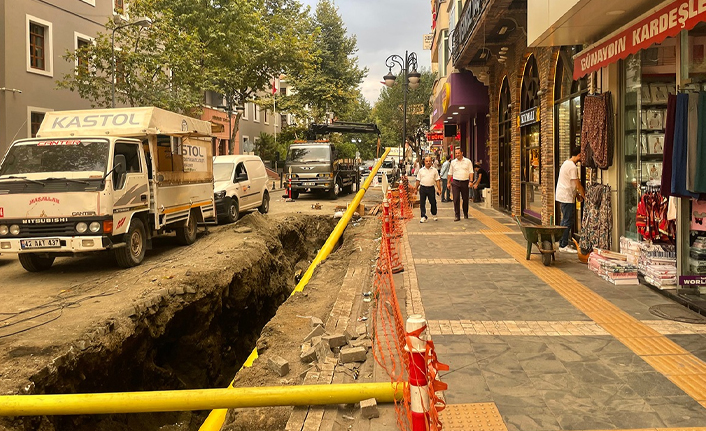 Akçaabat’ta doğalgaz çalışmaları devam ediyor