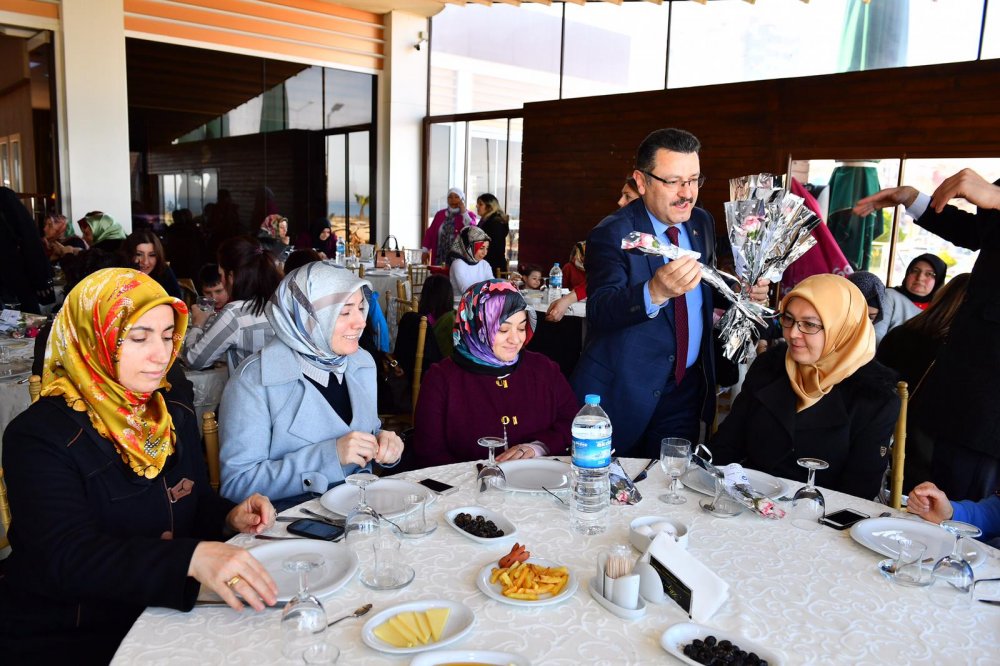 Eğitim Bir-Sen'den Kadınlar Günü'ne özel kahvaltı ve sohbet toplantısı